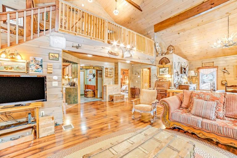 The Bear Lodge - B&B Indian Lake