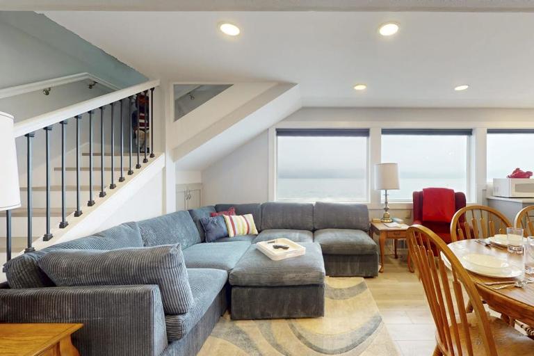Tyee Shoreline Retreat A - Ferienwohnung Tyee Beach