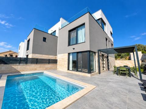 Seaview Villa Amy - Private Pool, Sauna & Jacuzzi - B&B Kožino