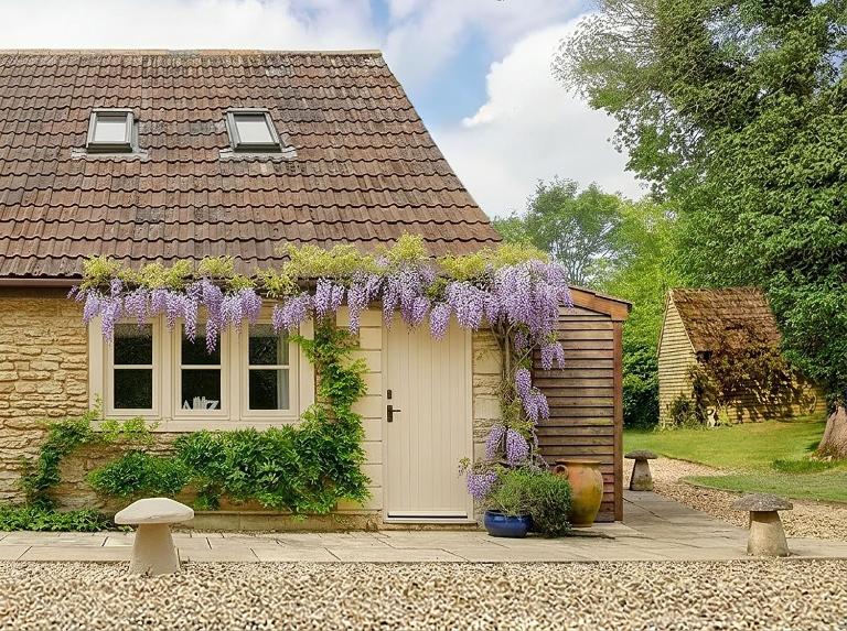 Great Ashley Farm Holiday Cottage & Shepherds Huts - B&B Bradford on Avon