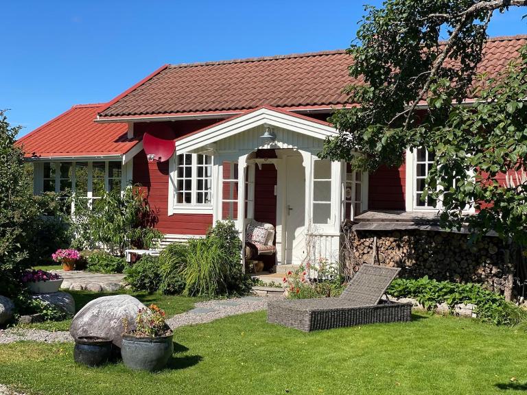 Cozy guest house in the countryside Årjäng, Håltebyn - B&B Håltebyn