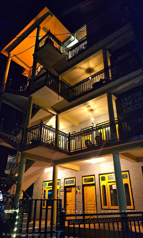 Pahadi Rovers Cafe and Homestay - B&B Kasol