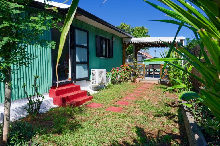 Gîte TI KAZ MORINGA, Entre Volcan, Cilaos et Sud sauvage - B&B Saint-Louis