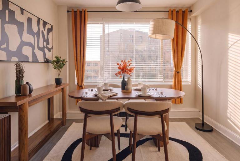 CASA Arlington Suite with In-Suite Massage Chair & Premium Amenities - B&B Arlington
