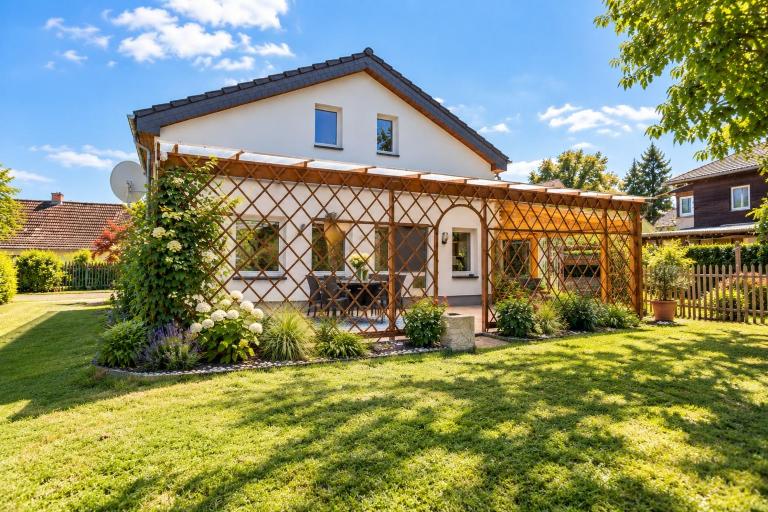 Ferienhaus am Walnussbaum - Bed and Breakfast Starsow