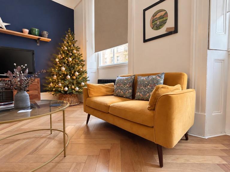 6 Wye Valley Chambers - Central Location - Shared Courtyard Garden - Parking Space - Dog Friendly - Chambres d'hôtes Ross on Wye