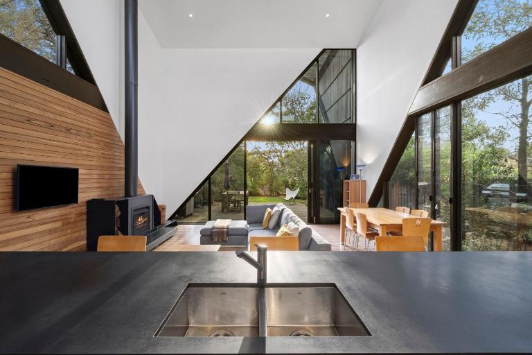 Aireys Cliff-Top Gem - Your Ultimate Coastal Escape - B&B Aireys Inlet