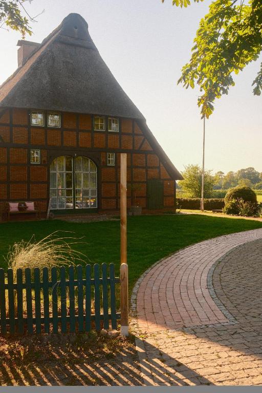 Reet-Denkmal am Elbstrand - Ferienwohnung Stade
