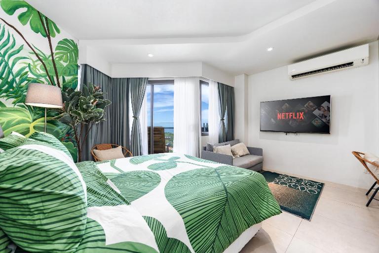 Tropical Studio Tambuli Residences Epic Ocean View 12th Floor Tower C by Dominik - Bed and Breakfast Lapu-Lapu City