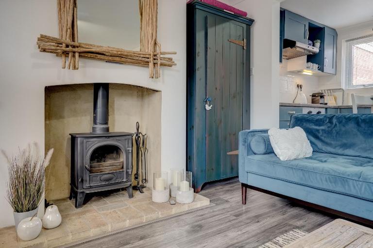 1 Old Chapel, Dog-Friendly Cottage Near Winterton Beach with Wood Burner - B&B Winterton-on-Sea