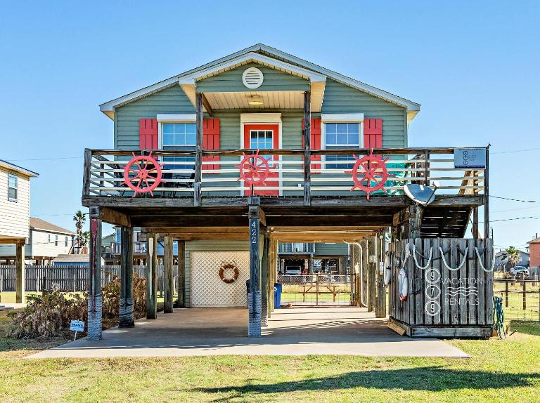 Casa De Las Olas - Big Yard, Beachy Fun & Splash Days! - Bed and Breakfast Surfside Beach
