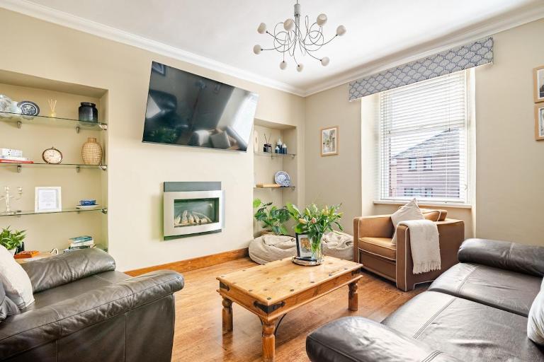 4-Bed House sleeps 8 Groups & Work Stays - B&B Penrith