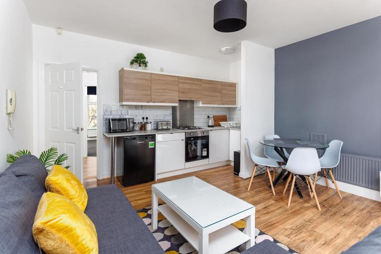 FLATZY - Stylish Abode on Doorstep of Sefton Park *10 minutes to Centre* - Ferienwohnung Liverpool