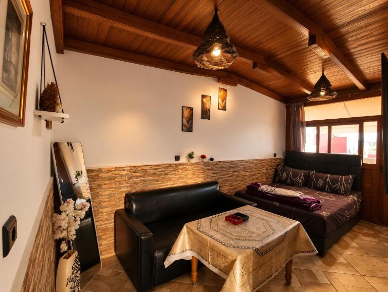 La Terrasse en Bois - B&B Mdiq