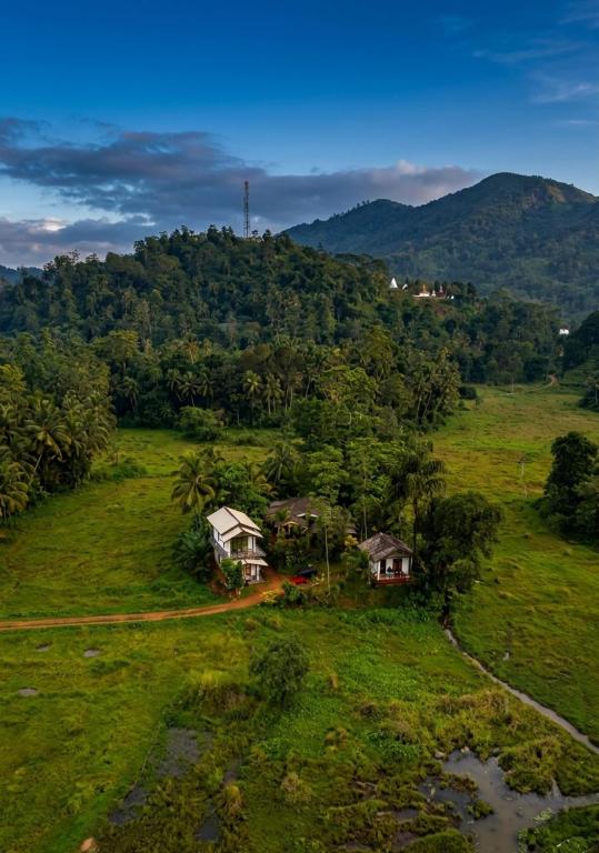 Forest & Fields Sinharaja - Ferienwohnung Deniyaya