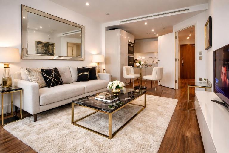 Modern London Apartment Near Tower Bridge with City Views & Balcony - Chambres d'hôtes Londres