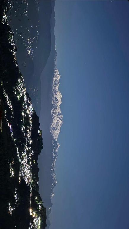 The Mountain Mist, A 2 BHK Wooden Cabin - Chambres d'hôtes Darjeeling