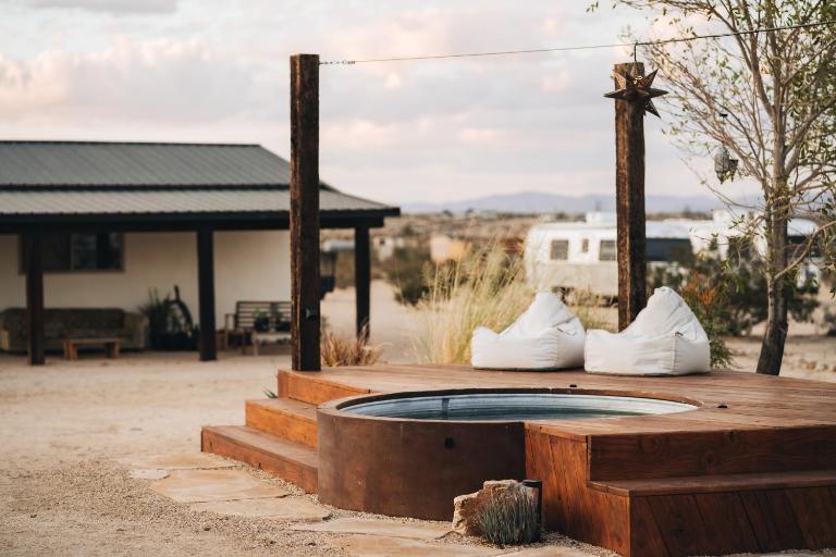 Moon Shadow Ranch Desert Medicine Retreat - B&B Twentynine Palms