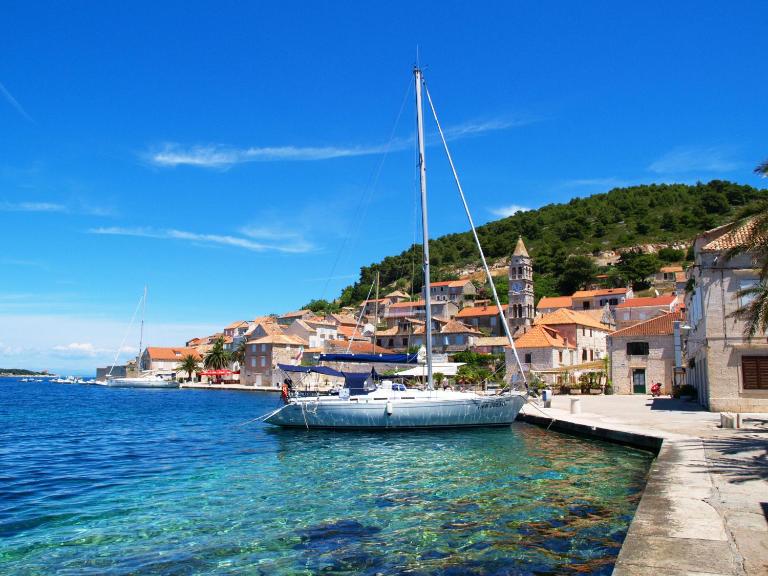 Apartman uz More - B&B Vis