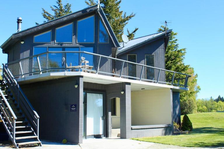 Opera House Beside the Lake - B&B Lake Tekapo