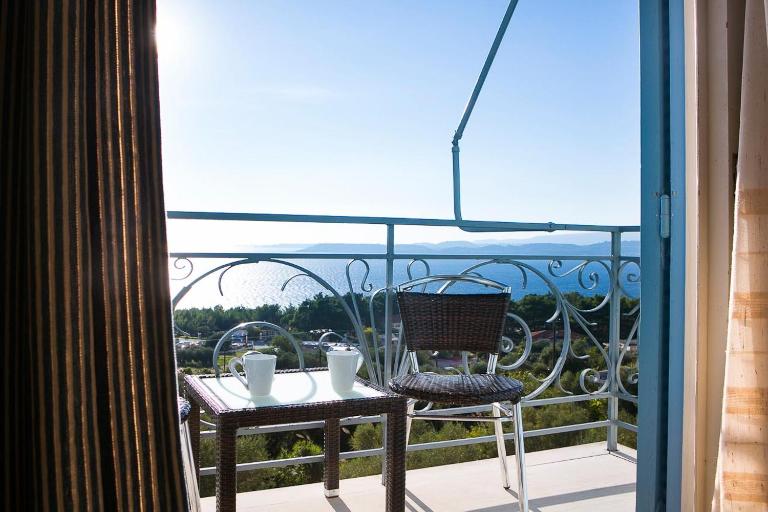 Irini Apartments - B&B Lassi