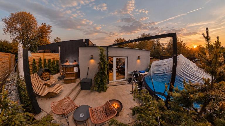 Garden Residence - The Garage - Bed and Breakfast Drahobudice