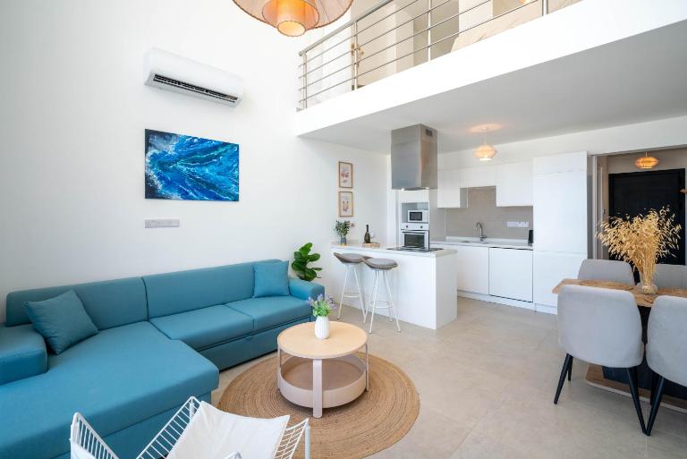 LUKA Duplex SeaView and Terrace - Ferienwohnung Aglantziá