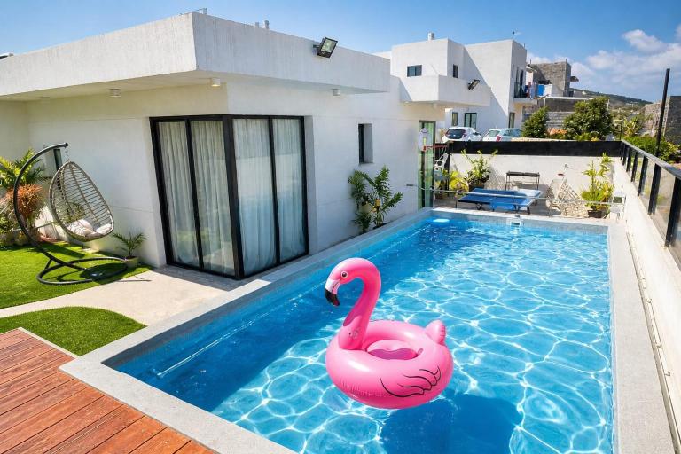 רוי סוויטות בוטיק - 2 סוויטות עם מרפסת פרטית - Bed and Breakfast Yavne’el