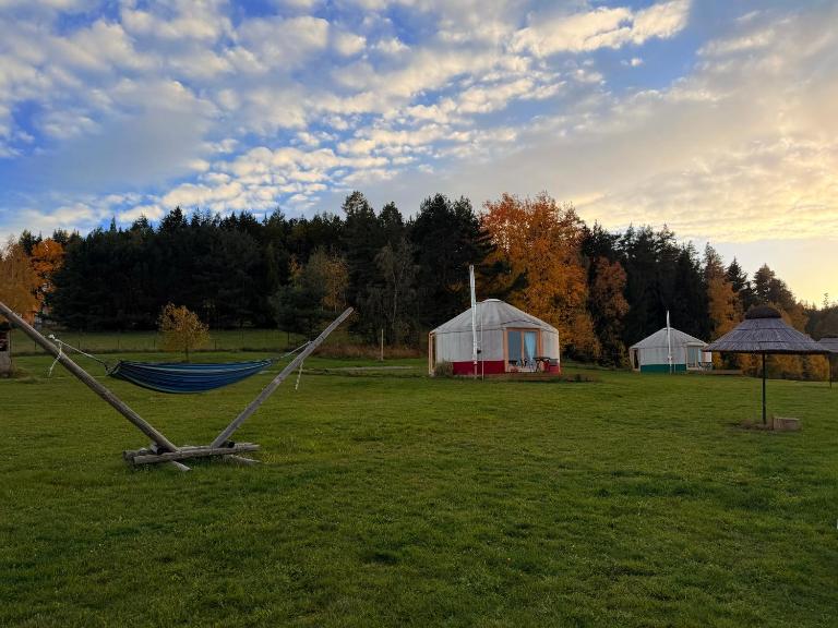 Glamping Niebiańska Osada Jurty Dolnośląskie - Ferienwohnung Bad Altheide