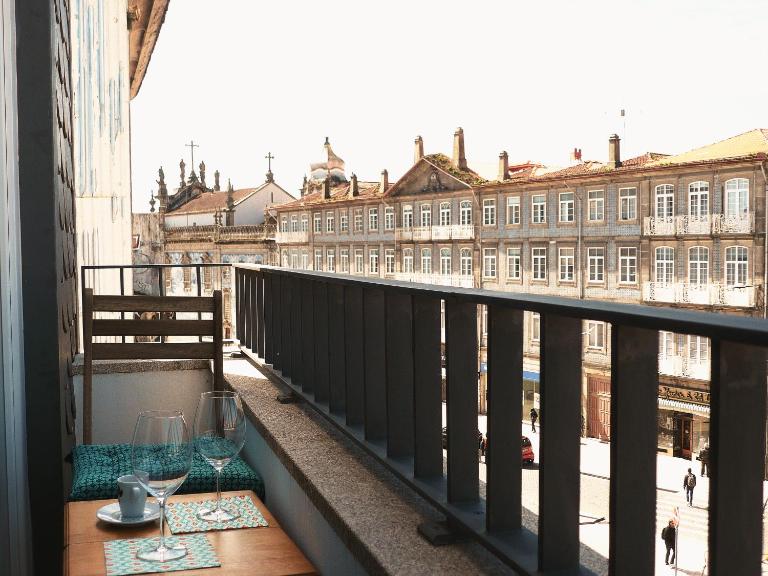 Carlos Alberto Balcony APT - B&B Oporto