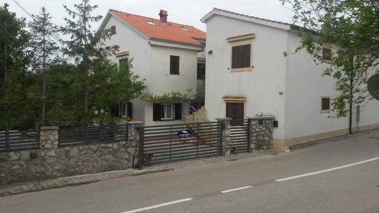Apartmani Božić-Omišalj - Ferienwohnung Omisalj