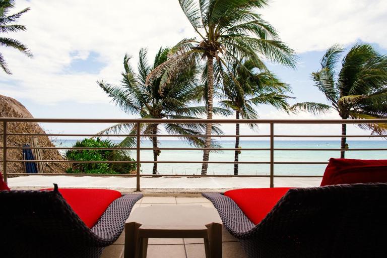 Ocean Front Corto Maltes 104 in Downtown - B&B Playa del Carmen