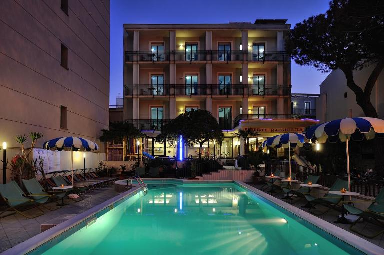 Residence Margherita - Ferienwohnung Cattolica