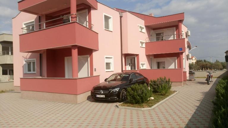 Apartments Vladimir - Chambres d'hôtes Privlaka