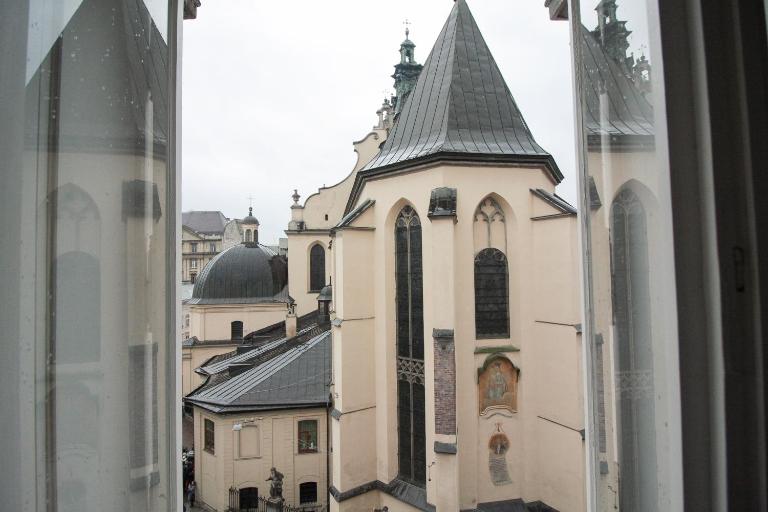 Cathedral Apartment - Bed and Breakfast Lviv