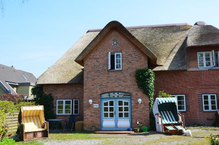 Wohnen Unter Reet - Bed and Breakfast Niebüll