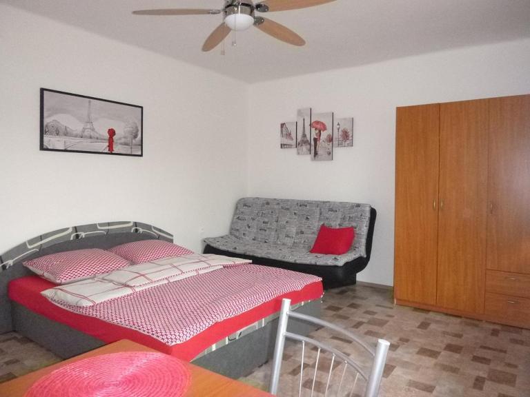 Apartmanovy dom Grand - Chambres d'hôtes Štúrovo