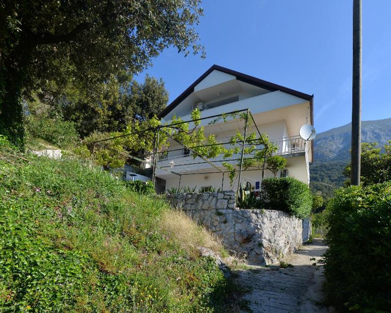 Apartments Mila - Mala Duba - Ferienwohnung Zivogosce
