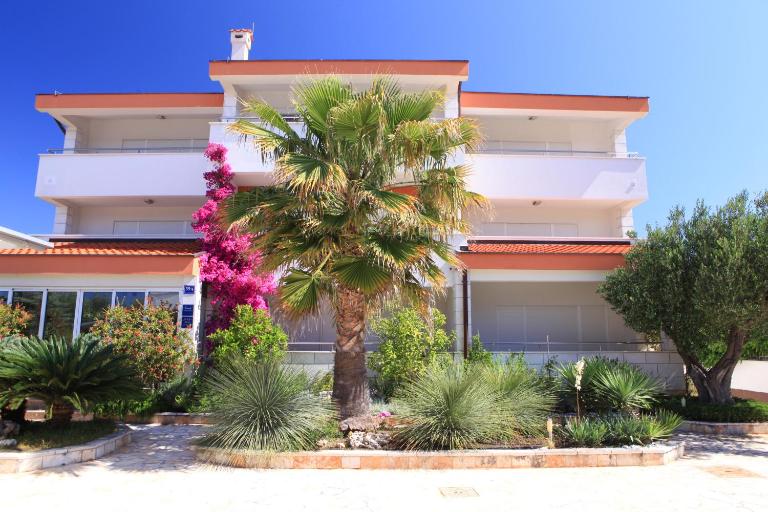 Apartments Spirito - B&B Rogoznica