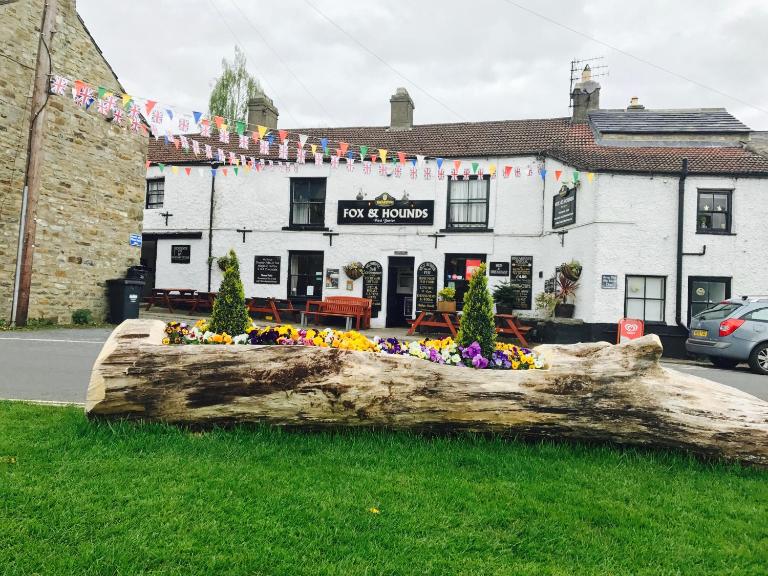 The Fox & Hounds Inn - Bed and Breakfast West Burton