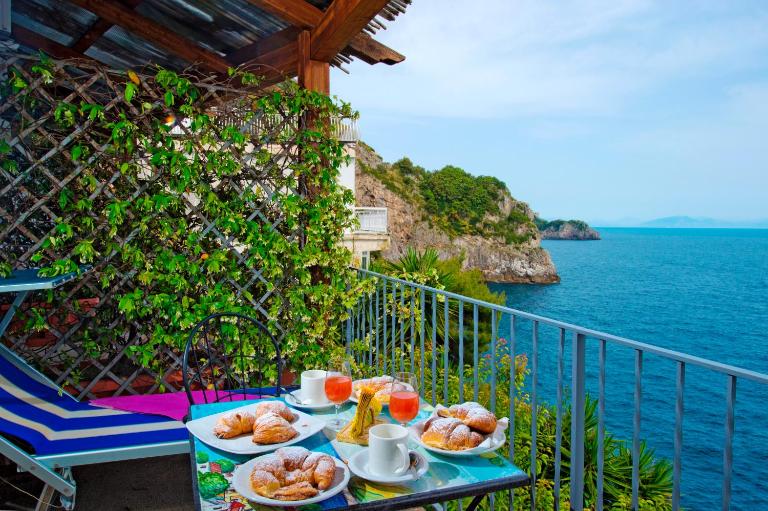 Bed and Breakfast Da Claudio - B&B Conca dei Marini