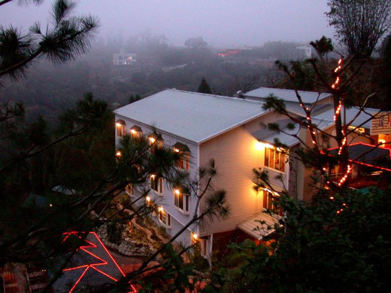 Meteor Garden B&B - Bed and Breakfast Fengyuan