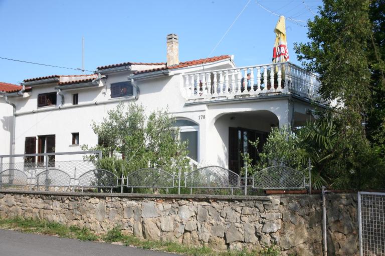 Apartment Marina - Ferienwohnung Brzac