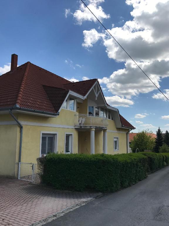 Esther Apartman - B&B Gyenesdiás