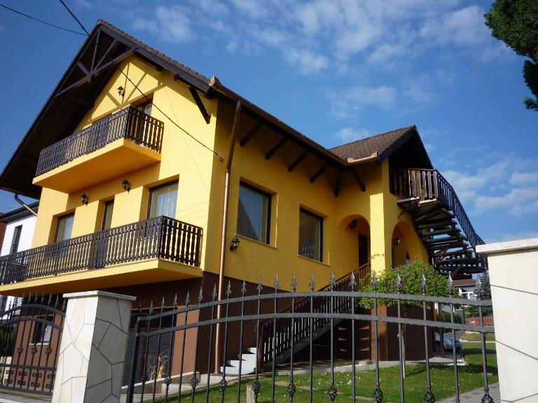 Apartmanház King - Chambres d'hôtes Hévíz