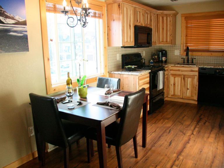Montana Style Downtown Condo - B&B Whitefish