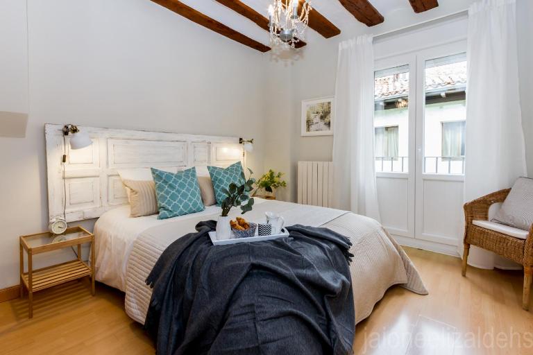 The Estafeta View Apartment - Bed and Breakfast Pamplona