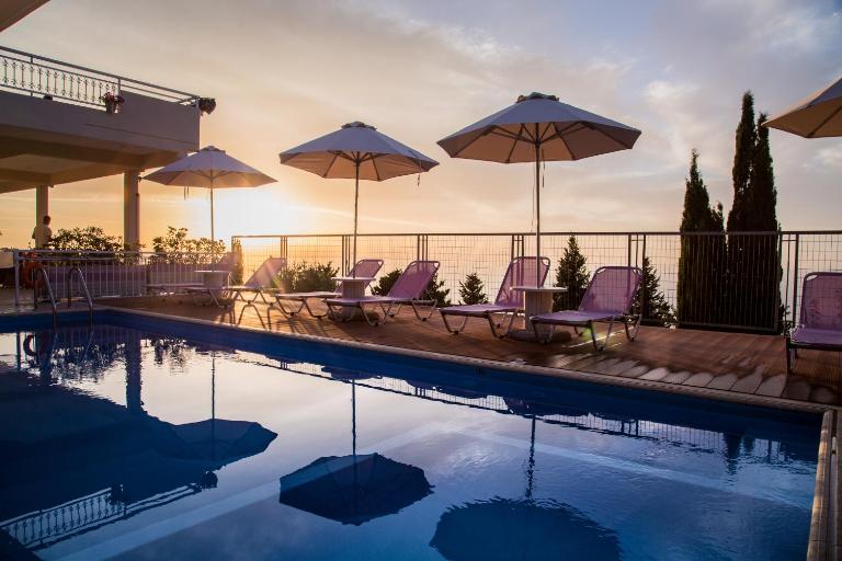 Amalia Apartments - Chambres d'hôtes Exánthia