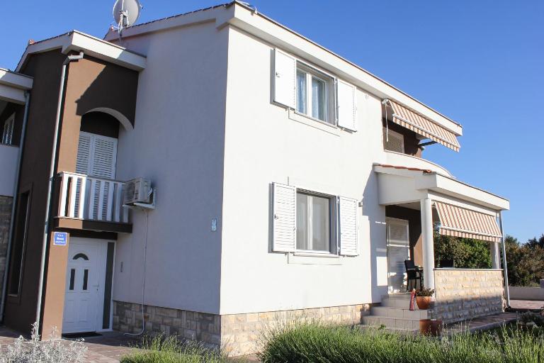 Apartments Elvira - Bed and Breakfast Zaton