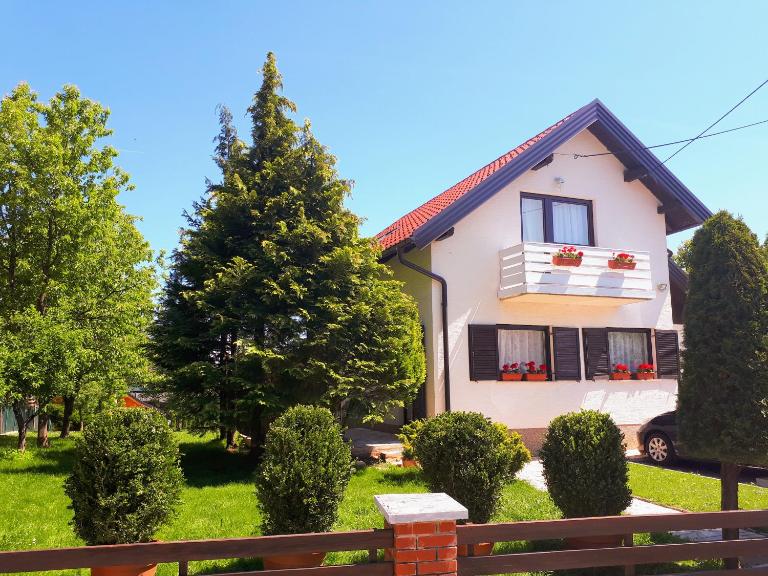 Apartment Villa Zizzy - Chambres d'hôtes Rakovica